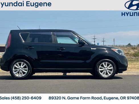 Used 2016 Kia Soul FWD image 2