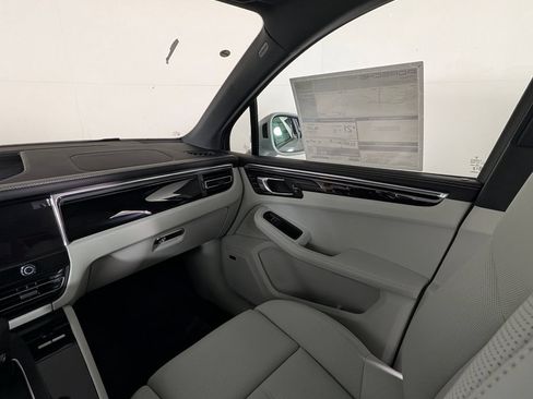 New 2026 Porsche Macan AWD/4WD image 22