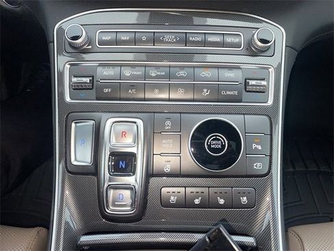 Used 2021 Hyundai Santa Fe Limited image 10