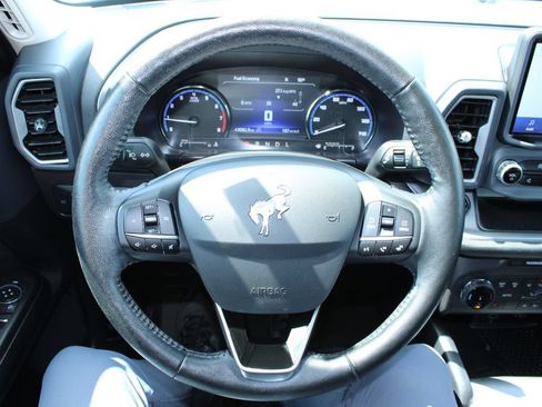 Used 2022 Ford Bronco Sport Outer Banks w/ Tech Package AWD/4WD image 39