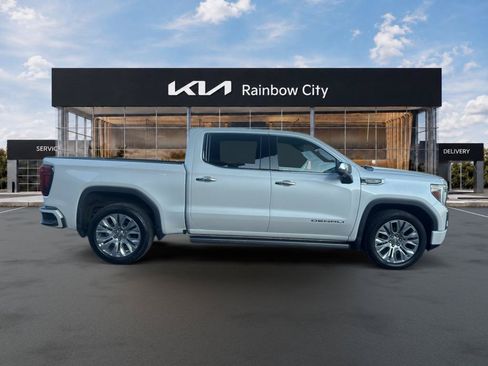 Used 2022 GMC Sierra 1500 Denali w/ Denali Reserve Package AWD/4WD image 4
