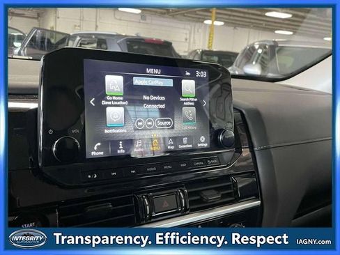 Used 2025 Nissan Pathfinder SL AWD/4WD image 28