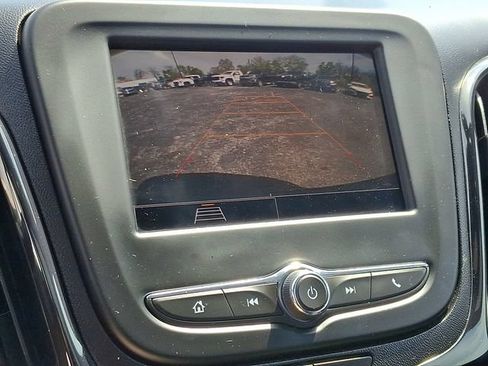 Used 2022 Chevrolet Equinox RS w/ LPO, Floor Liner Package AWD/4WD image 17