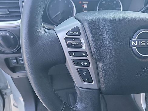 Used 2024 Nissan Titan SV w/ SV Convenience Package RWD image 22
