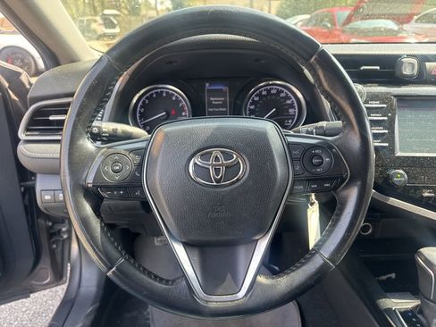 Used 2019 Toyota Camry SE image 10
