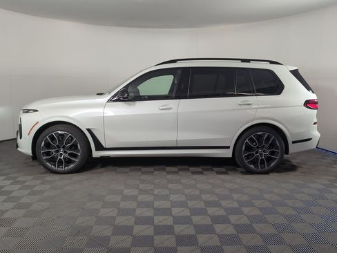 New 2026 BMW X7 M60i image 2