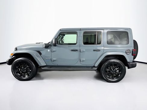 Used 2024 Jeep Wrangler Unlimited Sahara AWD/4WD image 11