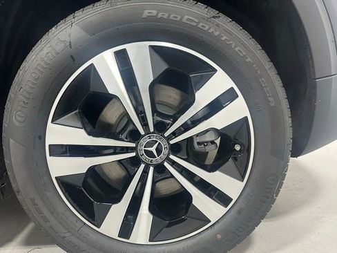 Used 2026 Mercedes-Benz GLB 250 4MATIC image 16