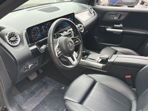 Used 2021 Mercedes-Benz GLA 250 w/ Premium Package image 24
