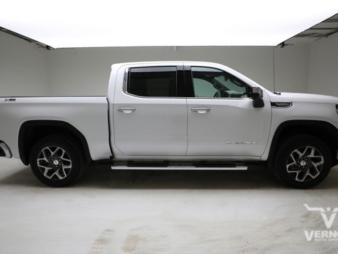 Used 2025 GMC Sierra 1500 SLT image 6
