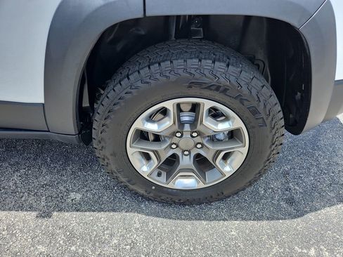 Used 2019 Jeep Cherokee Trailhawk w/ Cold Weather Group image 5