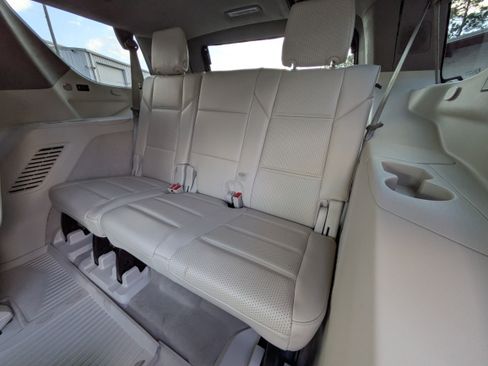 Used 2022 Cadillac Escalade Premium Luxury Platinum image 40