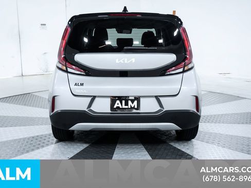Used 2025 Kia Soul LX w/ LX Technology Package FWD image 5