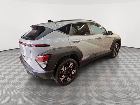 Used 2024 Hyundai Kona SEL AWD/4WD image 2