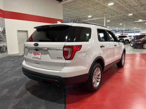 Used 2017 Ford Explorer 4WD image 3
