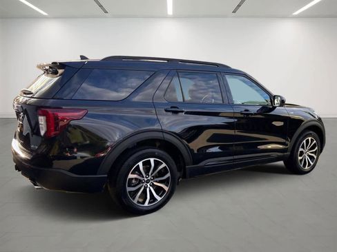 Used 2024 Ford Explorer ST-Line w/ Class IV Trailer Tow Package image 4
