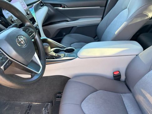Used 2022 Toyota Camry LE w/ Carpet Mat Package (TMS) FWD image 17