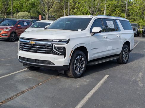 New 2026 Chevrolet Suburban LT w/ Comfort Package AWD/4WD image 5