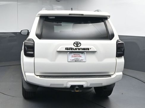Used 2017 Toyota 4Runner SR5 Premium AWD/4WD image 6
