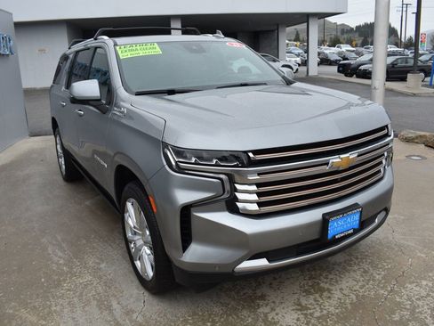 Certified 2023 Chevrolet Suburban High Country w/ Premium Package 2 image 9