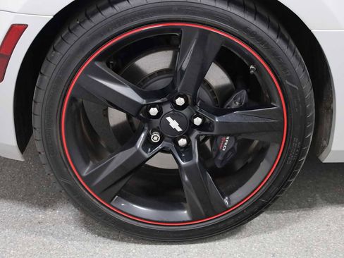 Used 2016 Chevrolet Camaro SS image 38