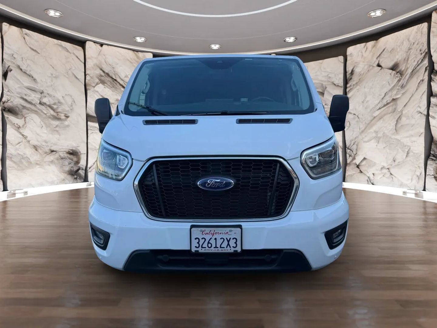 Used 2023 Ford Transit 350 XLT RWD image 2