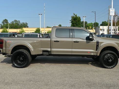 Used 2026 Ford F450 Platinum w/ Platinum Plus Package AWD/4WD image 11