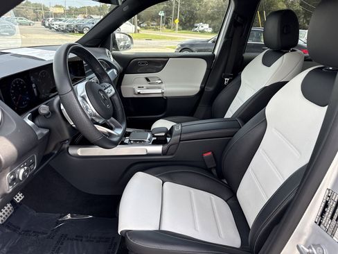 Certified 2022 Mercedes-Benz GLB 250 4MATIC image 9