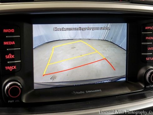 Used 2017 Kia Sorento LX w/ LX Convenience Package image 16