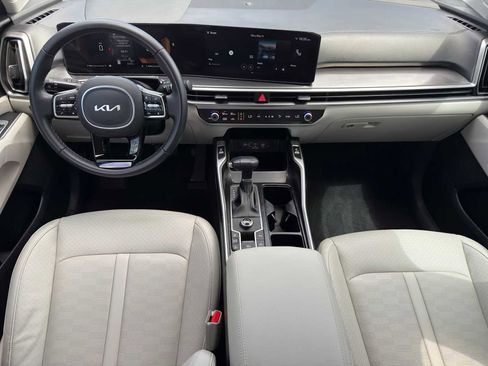 Certified 2025 Kia Sorento S w/ Panoramic Sunroof Package FWD image 23