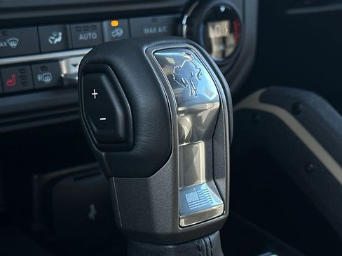 New 2025 Ford Bronco Badlands image 32