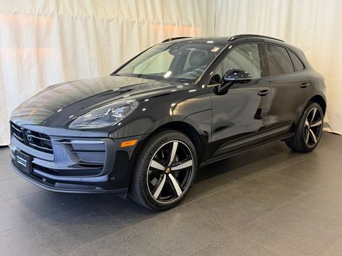 Certified 2026 Porsche Macan AWD/4WD image 1