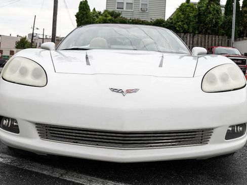 Used 2006 Chevrolet Corvette Convertible w/ Preferred Equipment Group RWD image 13