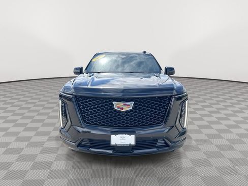 Used 2026 Cadillac Escalade ESV Sport w/ Touring Package AWD/4WD image 5