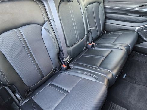 Used 2024 Jeep Wagoneer L Series II w/ Flexible Seating Group image 28