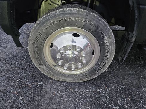 Used 2019 Ford F550 4x4 Regular Cab Super Duty image 11