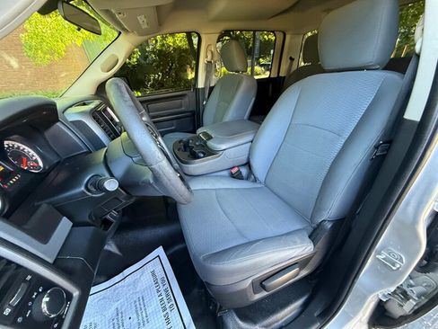Used 2018 RAM 1500 ST AWD/4WD image 11
