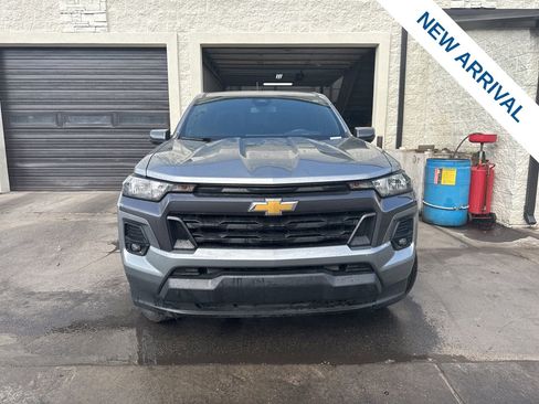 Used 2023 Chevrolet Colorado LT w/ LT Convenience Package AWD/4WD image 2