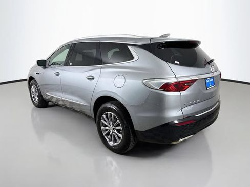 Used 2024 Buick Enclave Essence w/ Technology Package FWD image 5