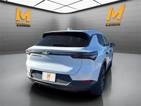 New 2026 Chevrolet Equinox EV LT image 5