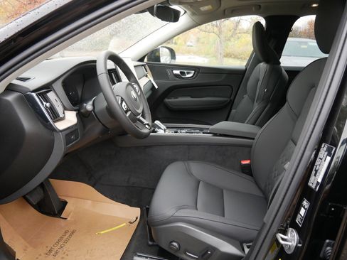 New 2026 Volvo XC60 B5 Plus w/ Climate Package image 5