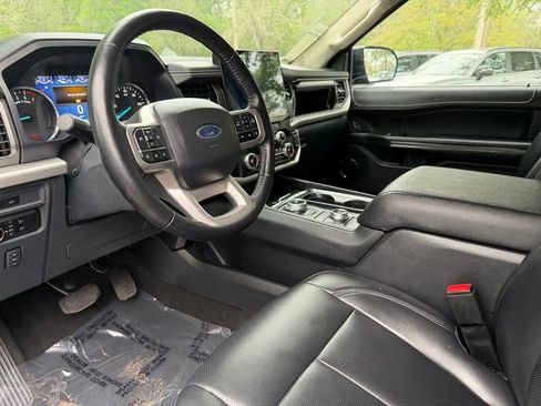 Used 2024 Ford Expedition XLT image 22