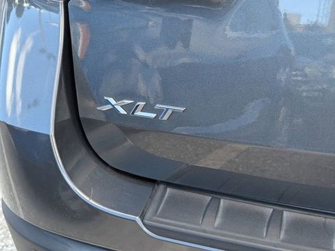 Used 2020 Ford Explorer XLT w/ Comfort Package image 11