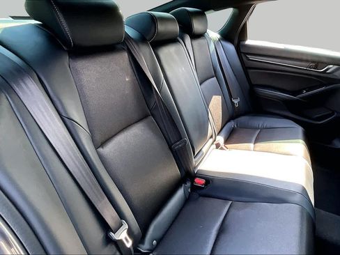 Used 2018 Honda Accord Sport image 20