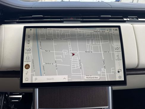 New 2025 Land Rover Range Rover SE image 11