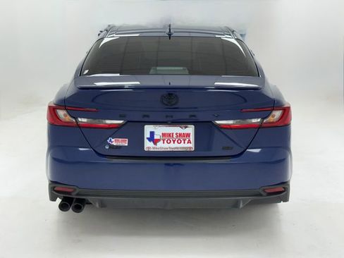 Used 2025 Toyota Camry SE w/ Convenience Package image 39