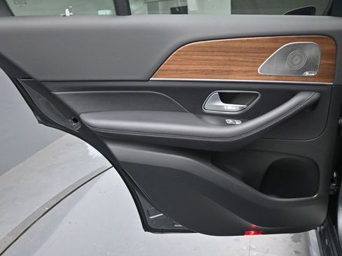 Used 2025 Mercedes-Benz GLE 350 4MATIC image 23