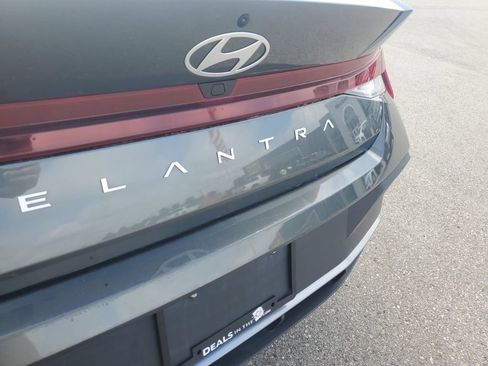 Used 2024 Hyundai Elantra SEL FWD image 20