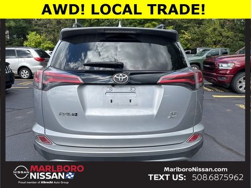 Used 2018 Toyota RAV4 SE image 6