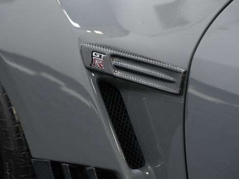 Used 2009 Nissan GT-R Premium image 23